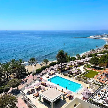 With Swimming-pool *