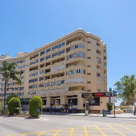 With Swimming-pool Apartman *