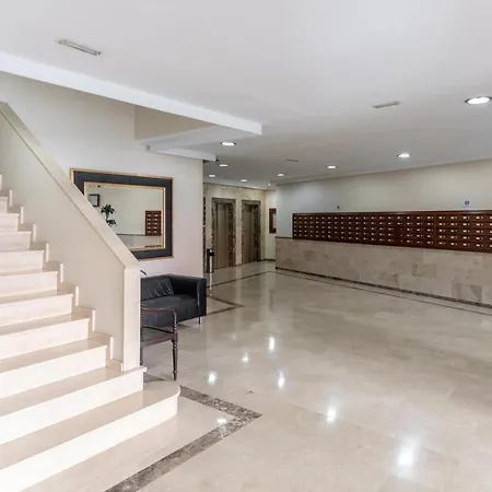 Apartment With Swimming-pool